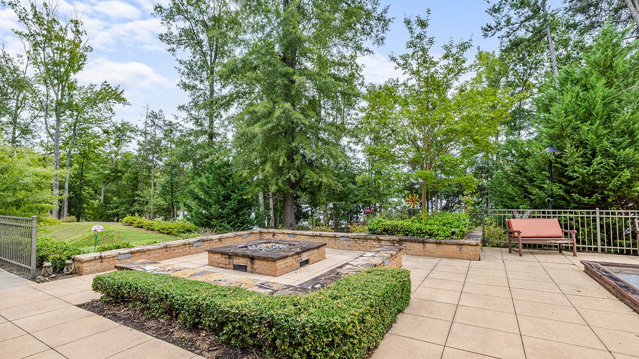 Exterior view of Williams Place Gracious Retirement Living